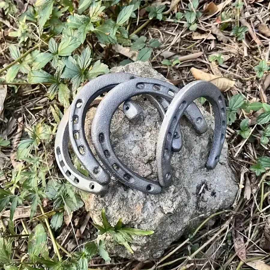 1/4 Pcs Cast Iron Horseshoes
